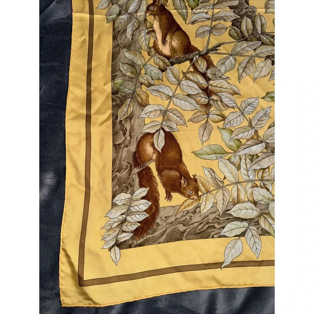 Authentic Vintage　HERMES SCARF 90 Casse Noisette